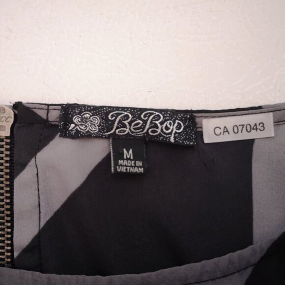 2 / $20.00 BeBop Ladies Size Medium Gray & Black Lightweight Elastic Waist Dress - Picture 3 of 9